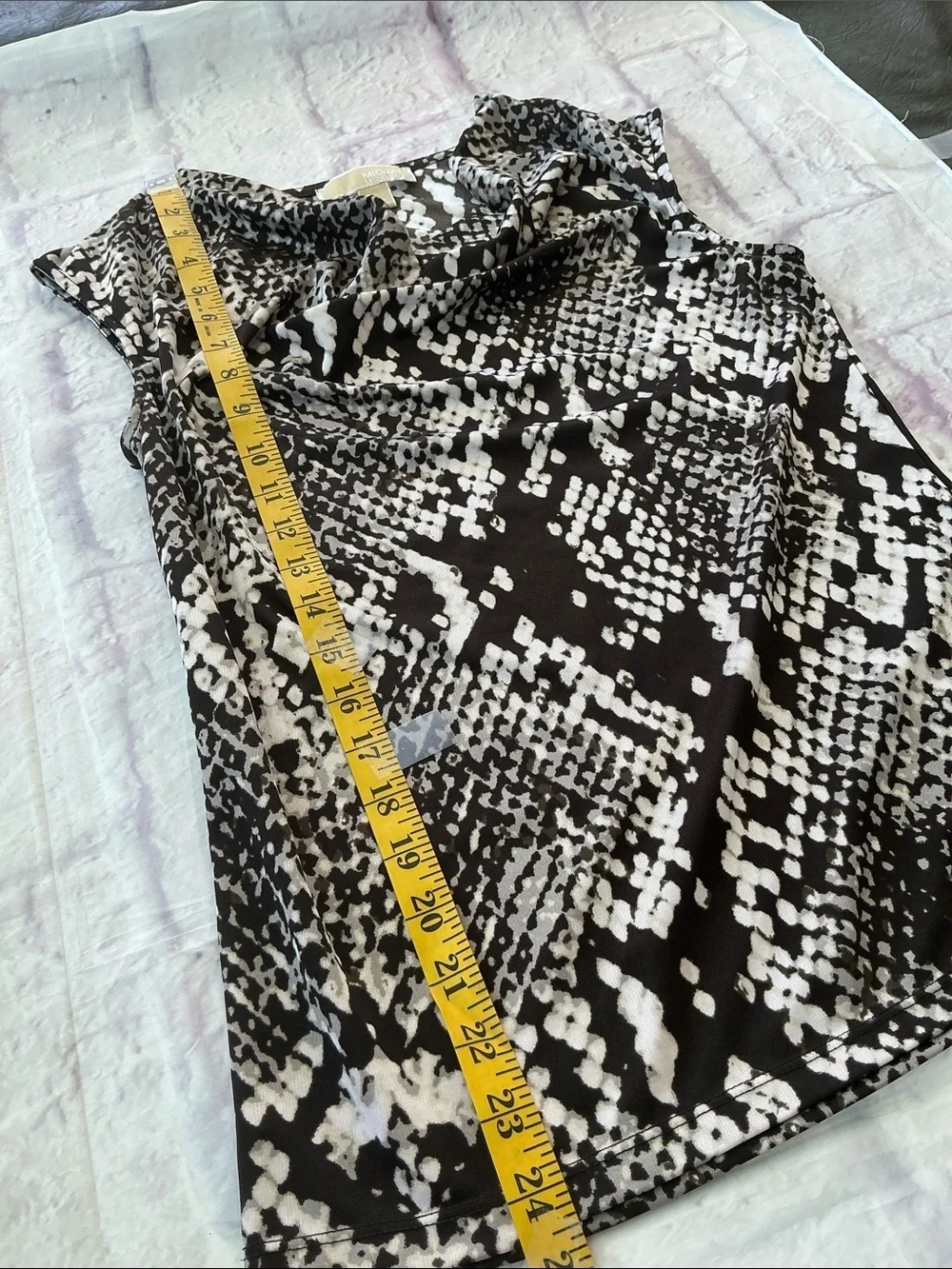 Michael Kors Black and White Cowl Neck Sleeveless Blouse Size Small